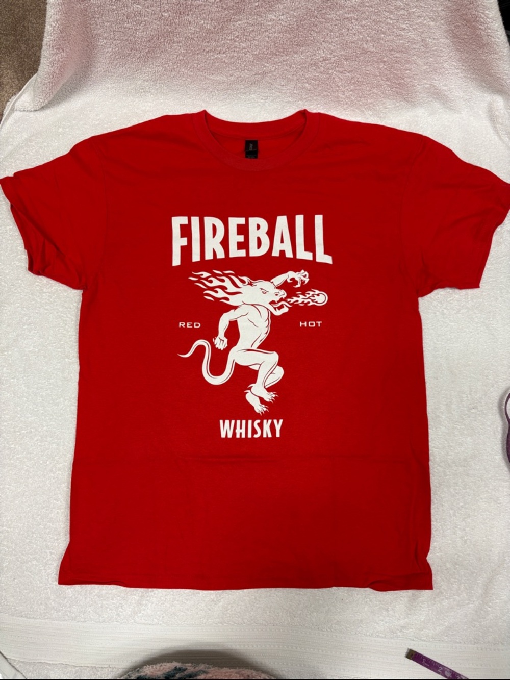 Gildan Red Fireball Whisky Graphic Tee - Men's Short Sleeve nwot large